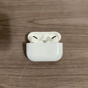 Genuine 1st Generation Apple Airpods Pro (Pre-Owned)